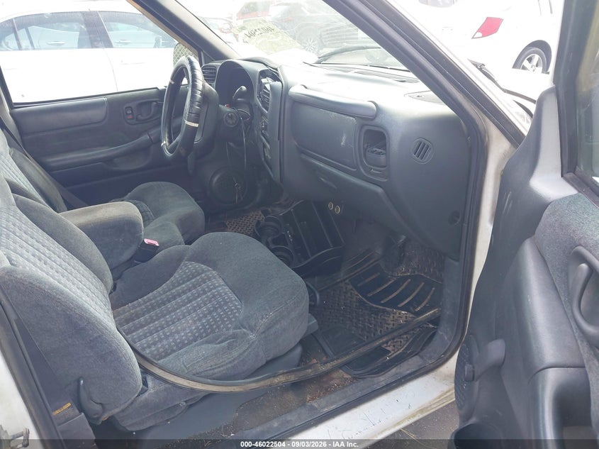 1998 CHEVROLET S-10 auction photo 5
