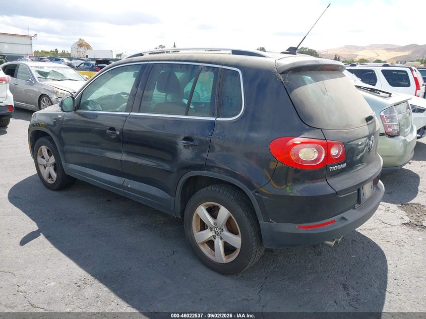 2010 VOLKSWAGEN TIGUAN auction photo 3