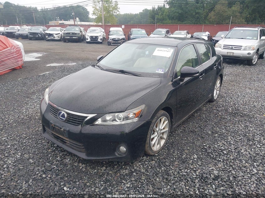 2013 LEXUS CT 200H auction photo 6