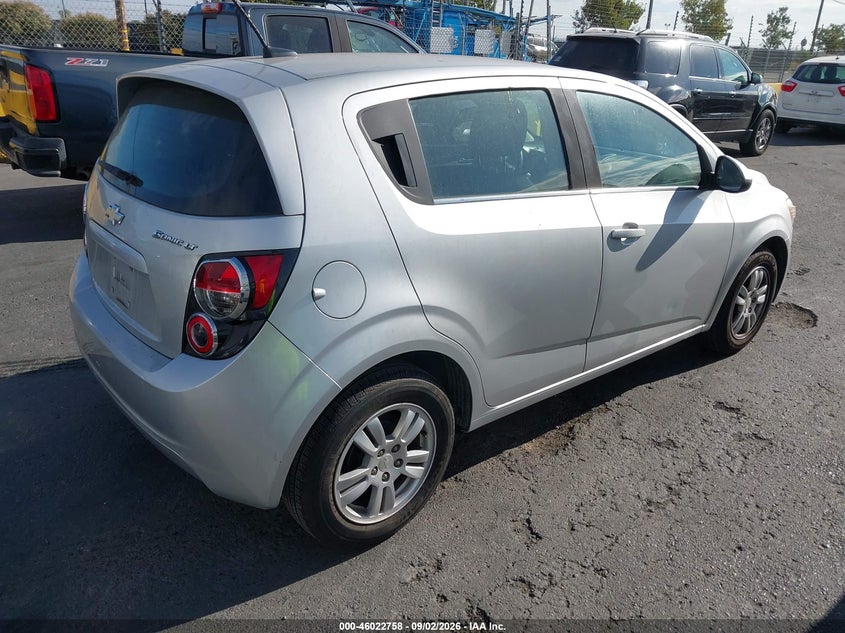 2013 CHEVROLET SONIC auction photo 4