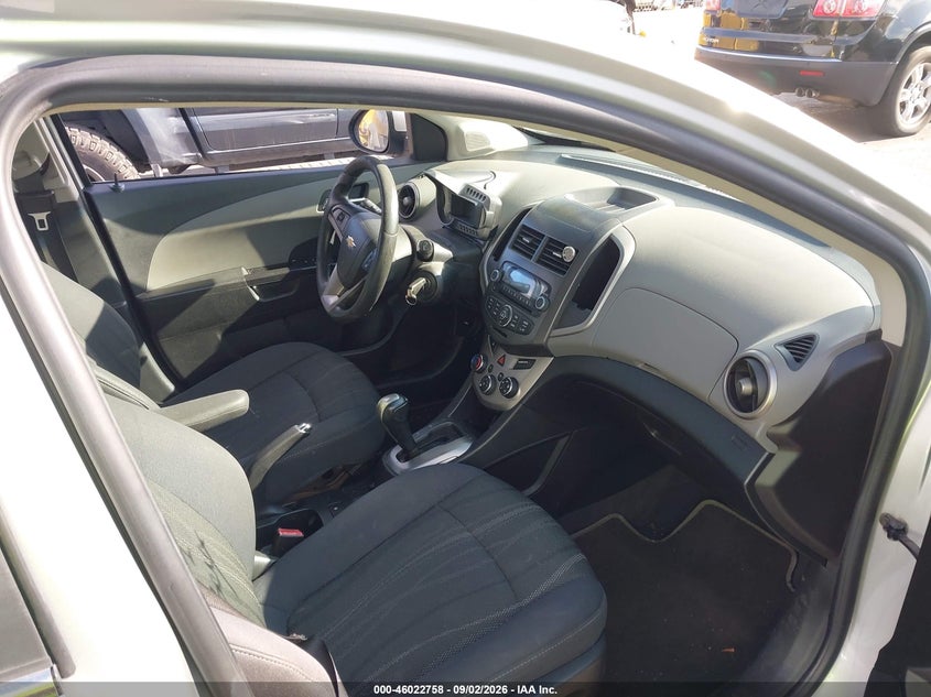 2013 CHEVROLET SONIC auction photo 5