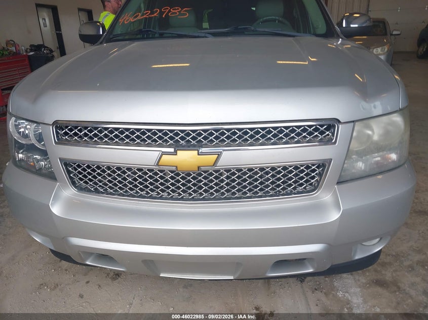2010 CHEVROLET SUBURBAN 1500 auction photo 6