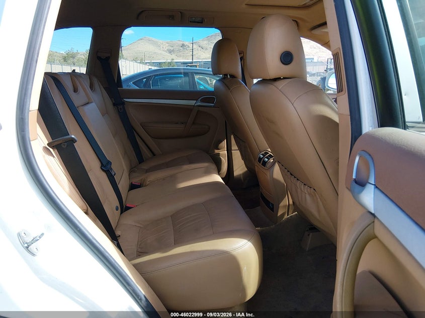 2010 PORSCHE CAYENNE auction photo 8