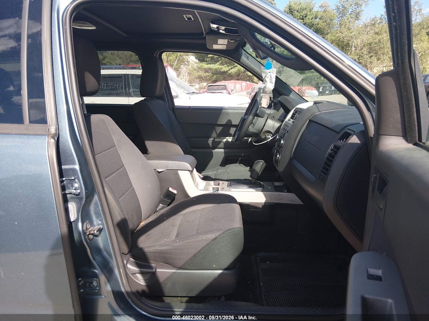2011 FORD ESCAPE auction photo 5