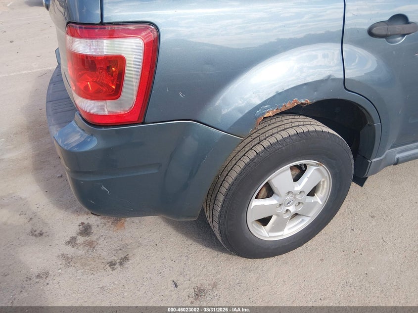 2011 FORD ESCAPE auction photo 6