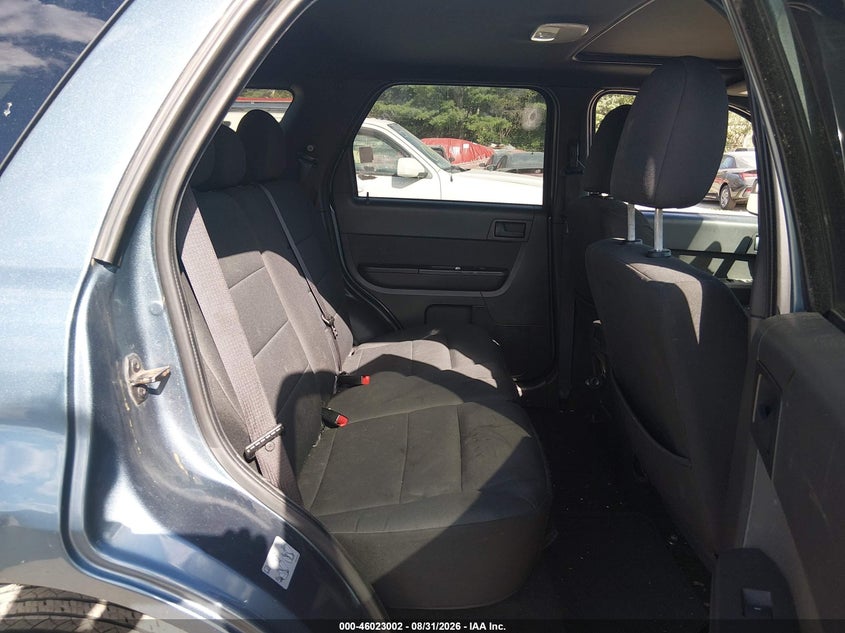 2011 FORD ESCAPE auction photo 8