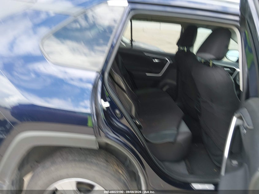 TOYOTA RAV4 - zdjęcie 8