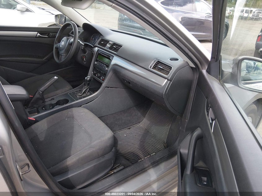 2013 VOLKSWAGEN PASSAT auction photo 5