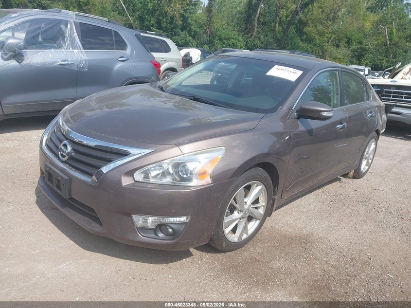 Nissan Altima - фото 2