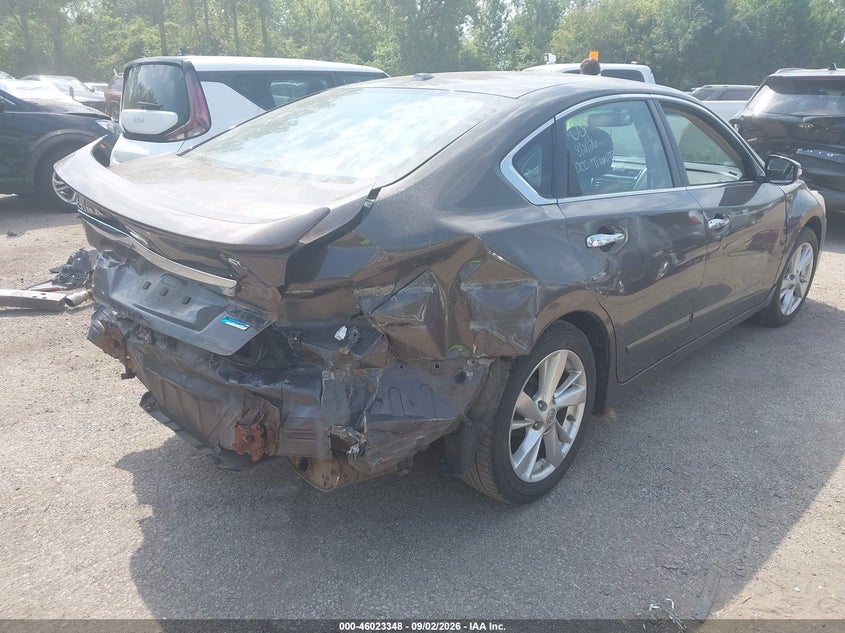Nissan Altima - фото 4
