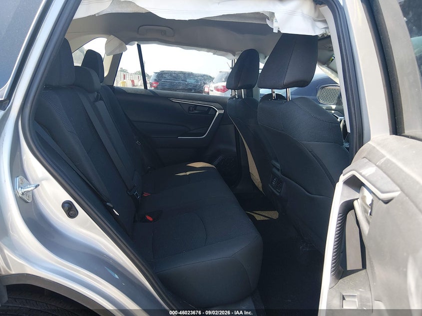 TOYOTA RAV4 - zdjęcie 8