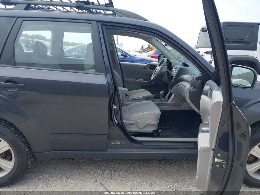 2012 SUBARU FORESTER auction photo 5