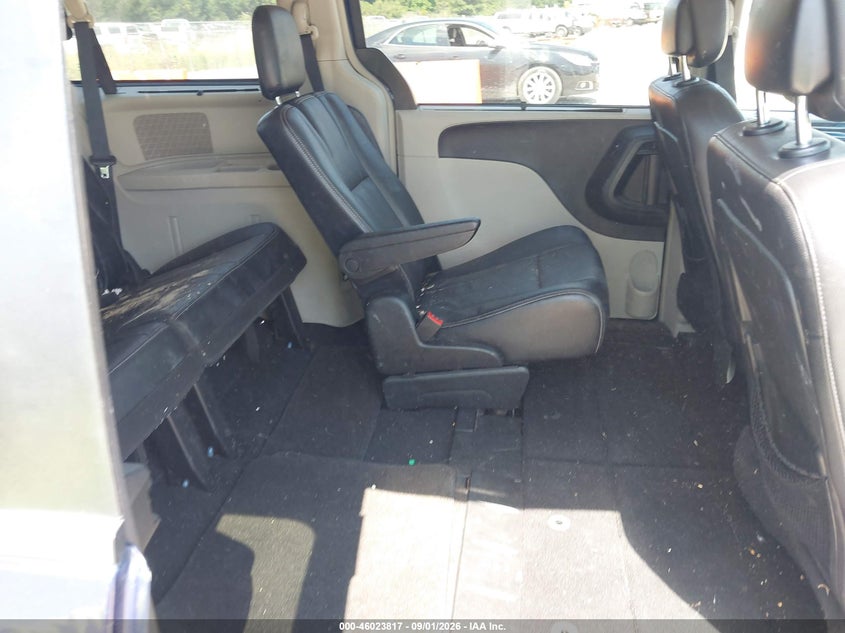 2015 CHRYSLER TOWN & COUNTRY auction photo 8