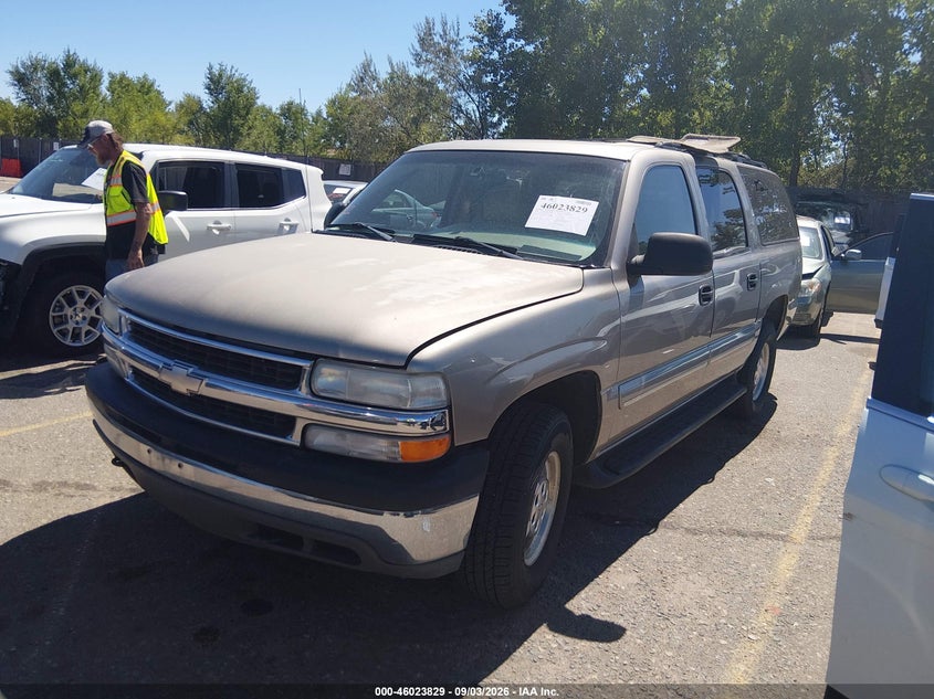 2001 CHEVROLET SUBURBAN 1500 auction photo 2