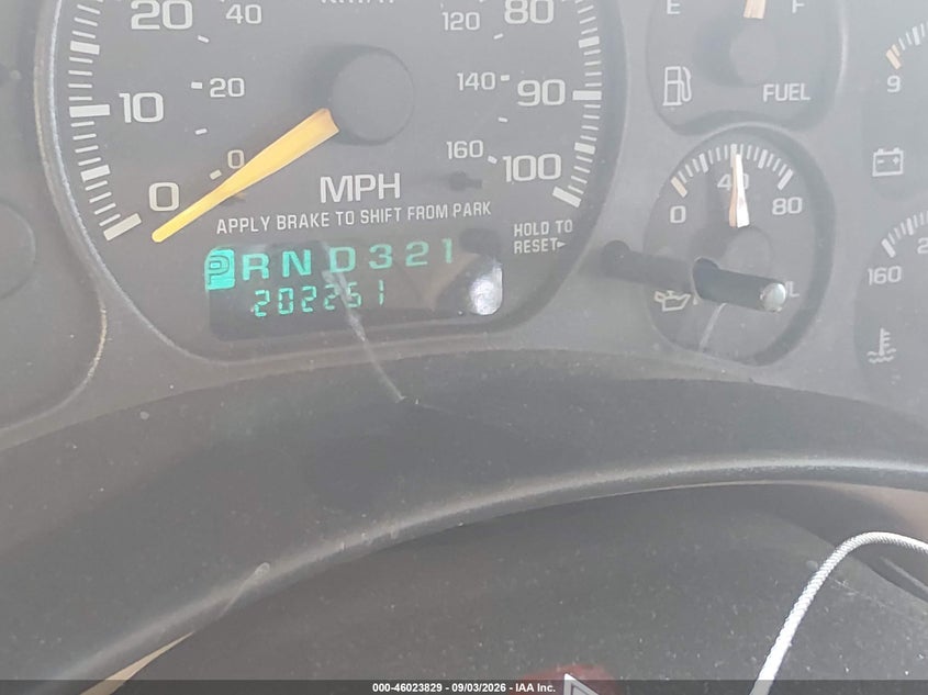 2001 CHEVROLET SUBURBAN 1500 auction photo 6