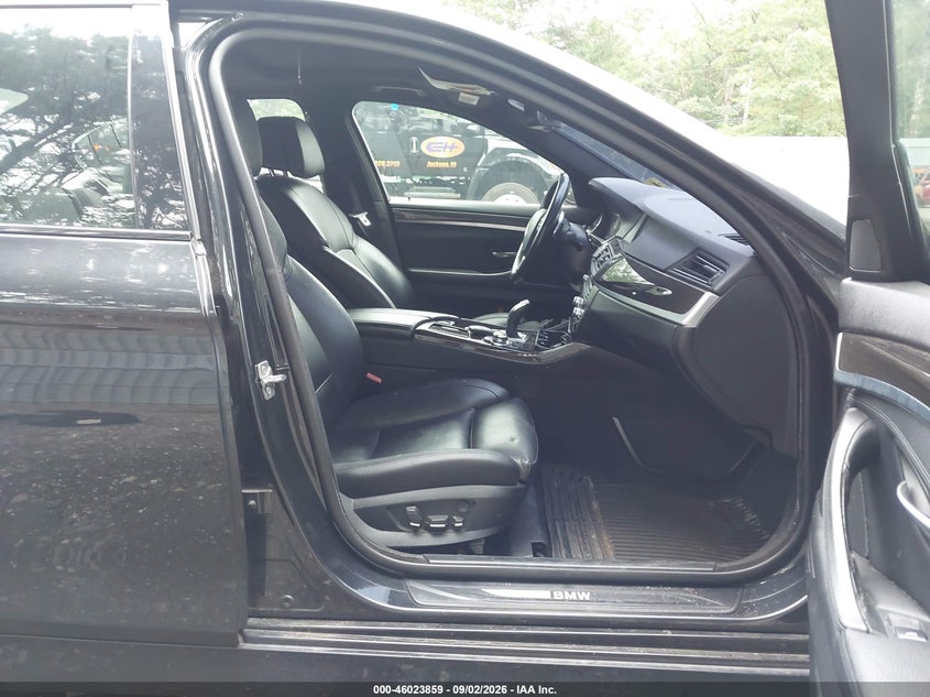 2012 BMW 550I auction photo 5