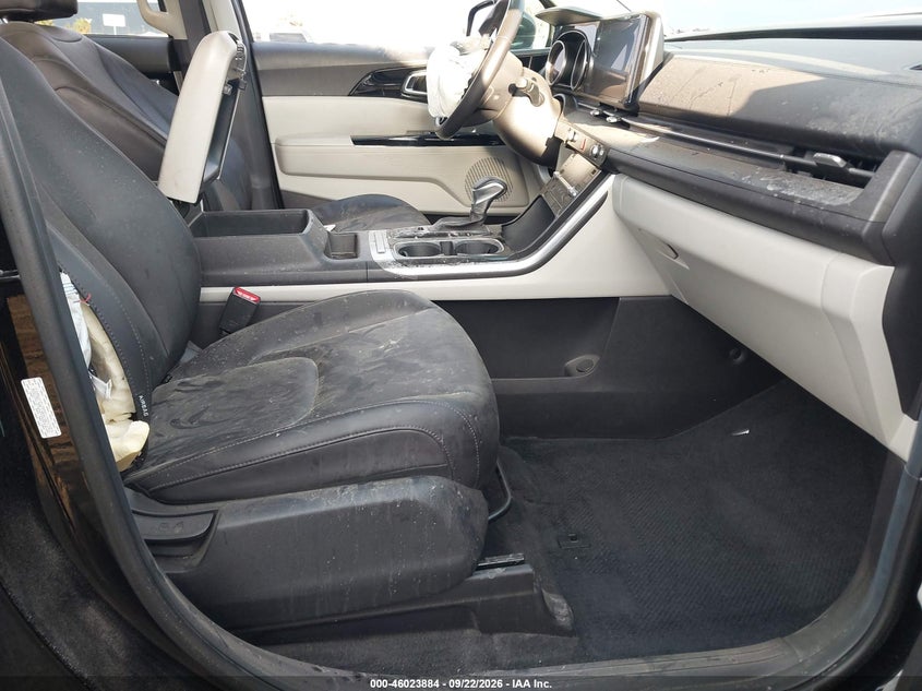 2024 KIA CARNIVAL MPV EX · Photo 5
