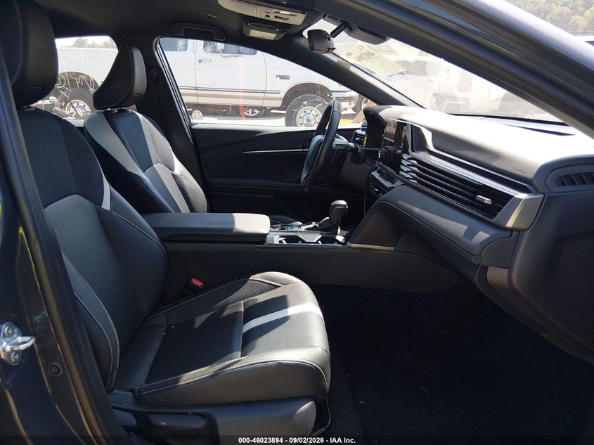 2025 TOYOTA CAMRY auction photo 5