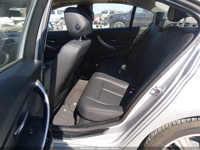 2015 BMW 320I · Фото 8