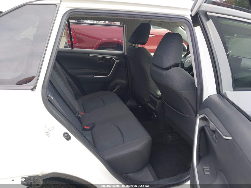 TOYOTA RAV4 - zdjęcie 8