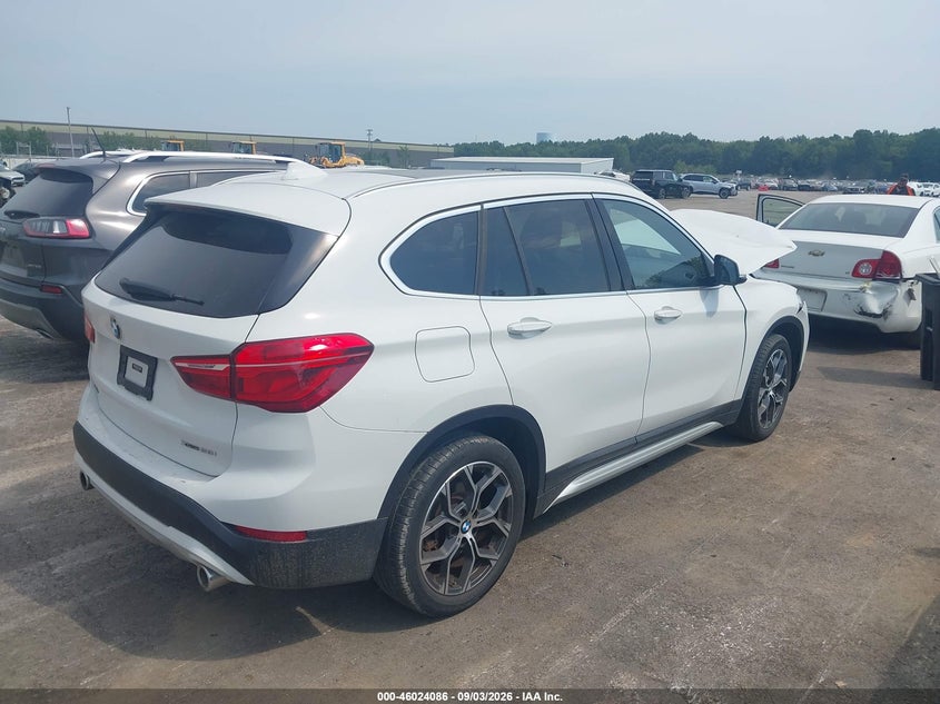 BMW X1 - zdjęcie 4