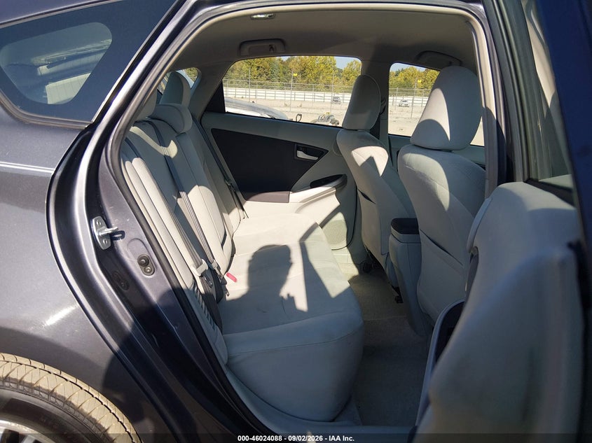 2010 TOYOTA PRIUS auction photo 8