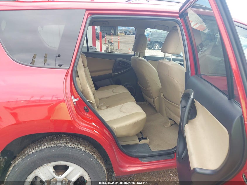 2011 TOYOTA RAV4 auction photo 8
