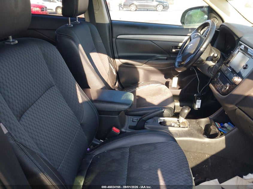 2015 MITSUBISHI OUTLANDER auction photo 5