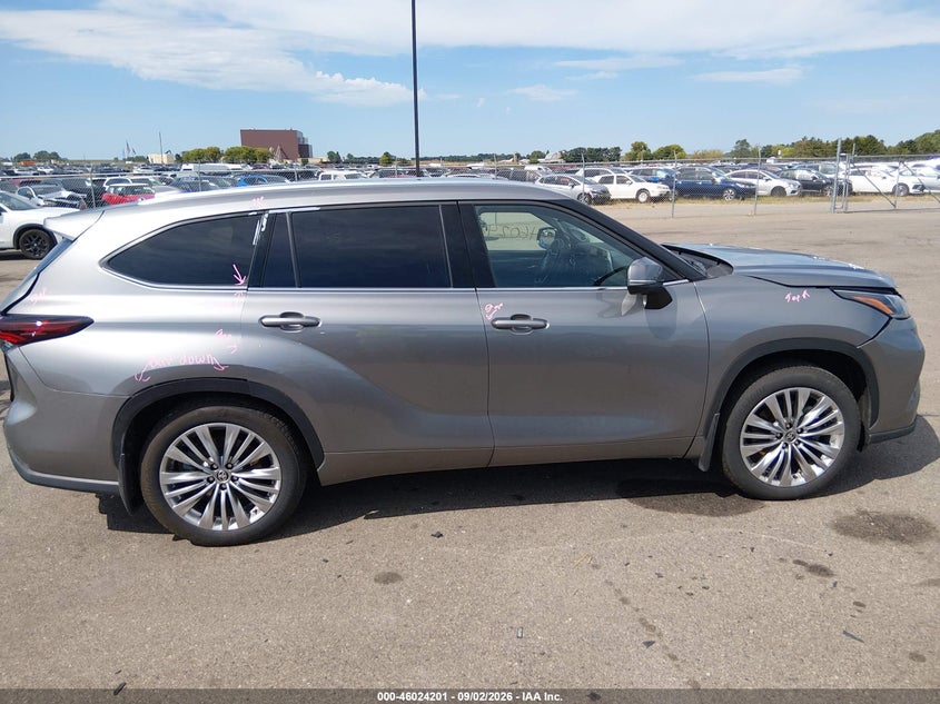 TOYOTA HIGHLANDER - zdjęcie 14