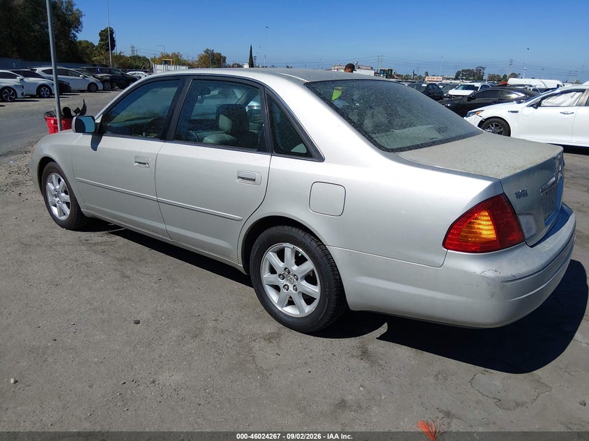 2000 TOYOTA AVALON auction photo 3
