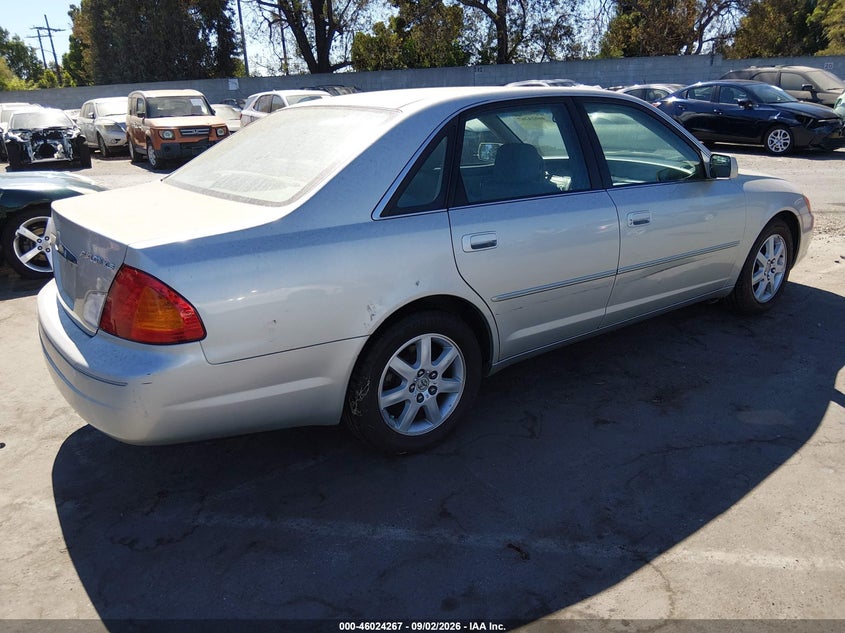 2000 TOYOTA AVALON auction photo 4