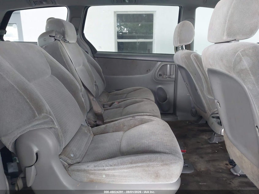 2007 TOYOTA SIENNA auction photo 8