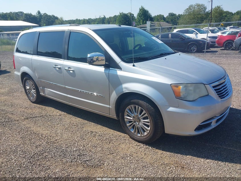 2011 CHRYSLER TOWN & COUNTRY auction photo 1