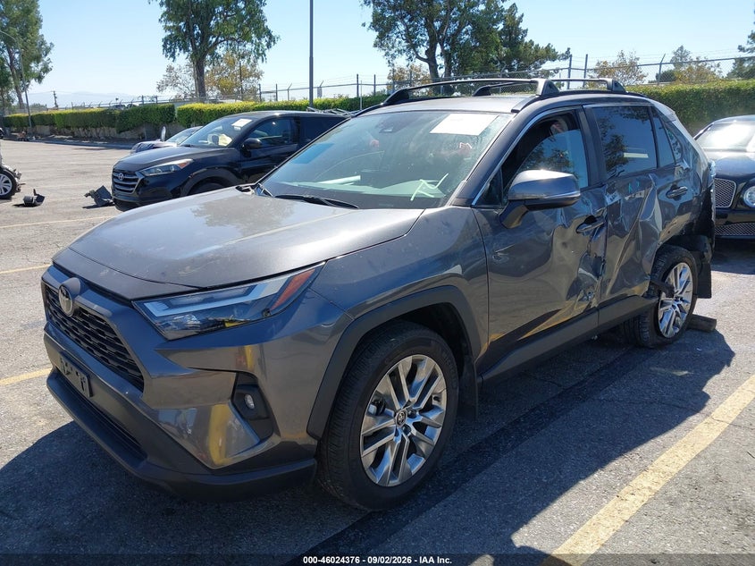 Toyota Rav4 - фото 2