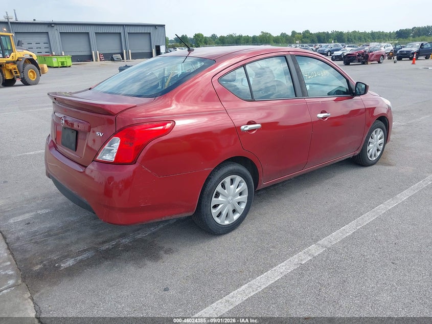 2018 NISSAN VERSA auction photo 4