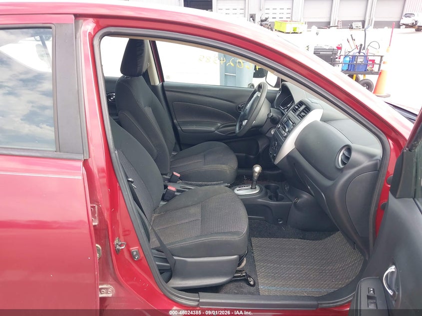 2018 NISSAN VERSA auction photo 5