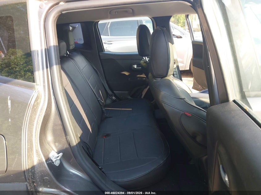 2016 JEEP RENEGADE auction photo 8