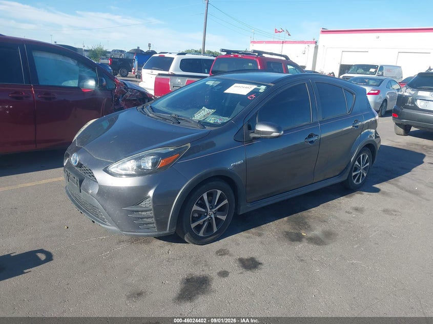 2018 TOYOTA PRIUS C auction photo 2