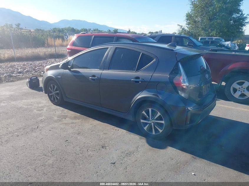 2018 TOYOTA PRIUS C auction photo 3