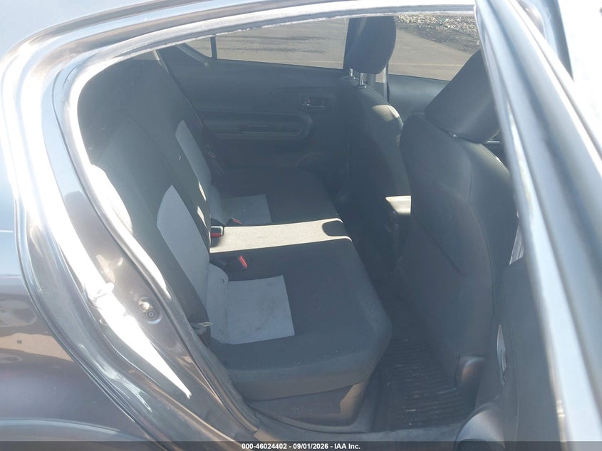 2018 TOYOTA PRIUS C auction photo 8