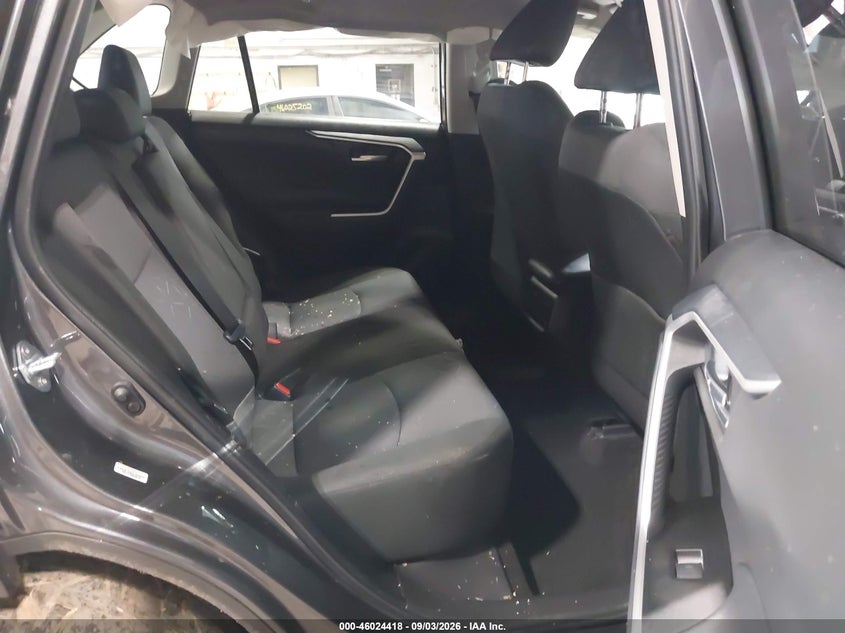 TOYOTA RAV4 - zdjęcie 8