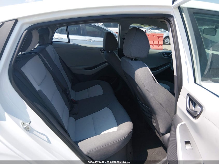 2020 HYUNDAI IONIQ HYBRID auction photo 8