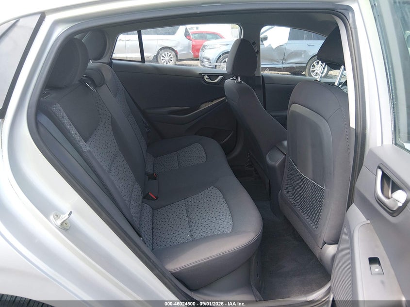 2019 HYUNDAI IONIQ HYBRID auction photo 8