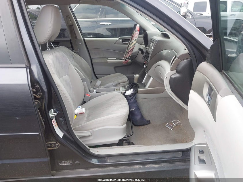 2010 SUBARU FORESTER auction photo 5