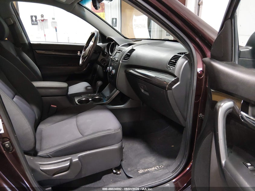2011 KIA SORENTO auction photo 5