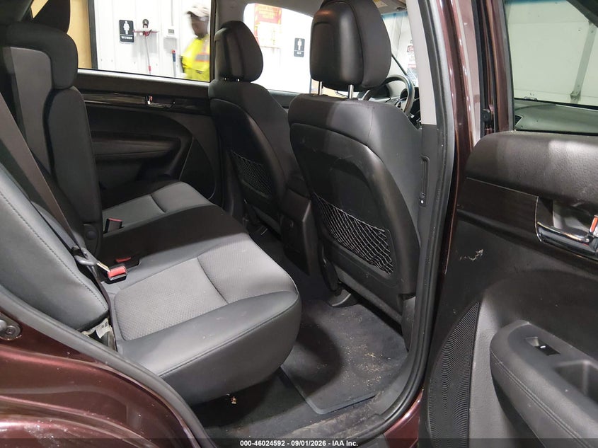 2011 KIA SORENTO auction photo 8