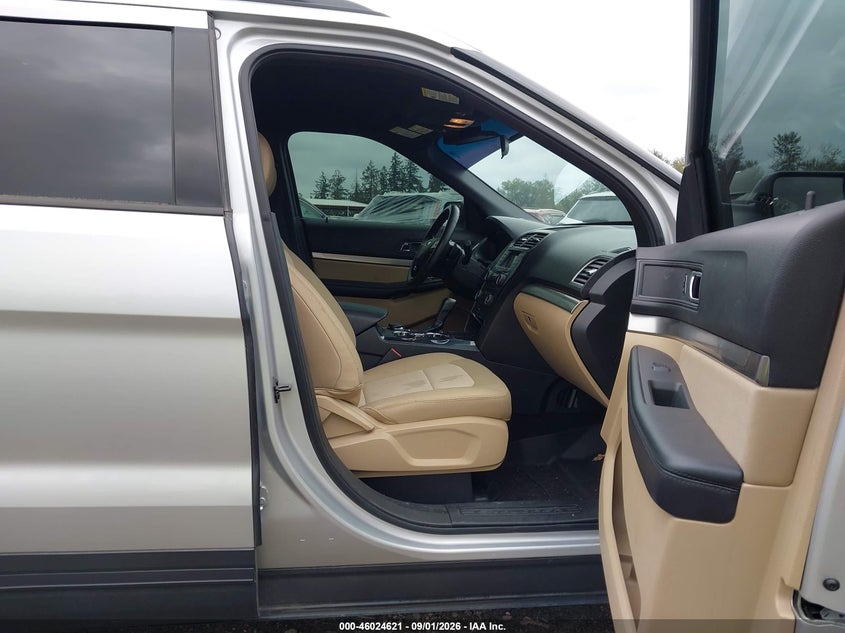2017 FORD EXPLORER auction photo 5