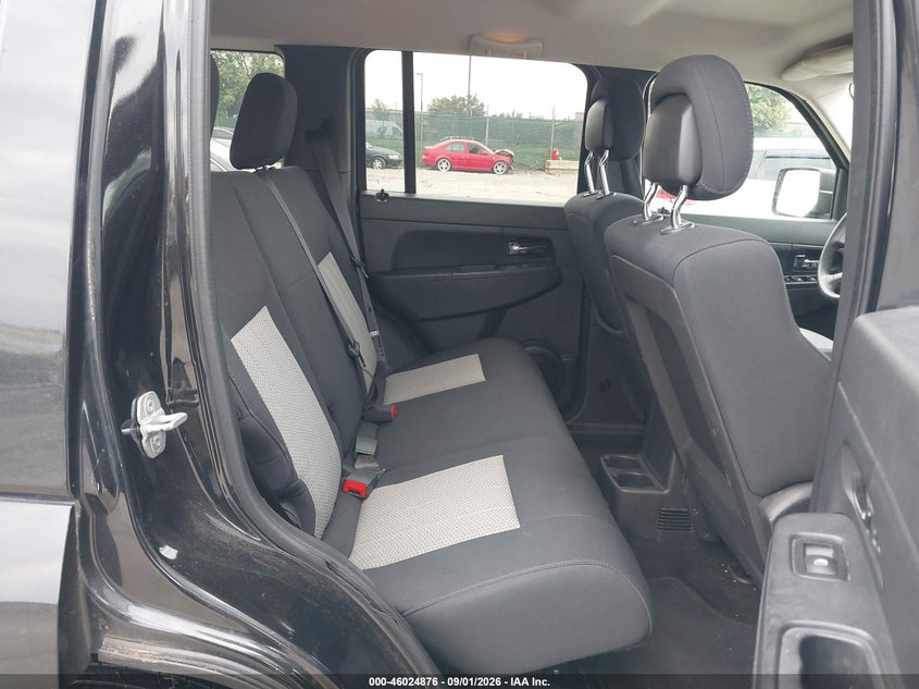 2010 JEEP LIBERTY auction photo 8