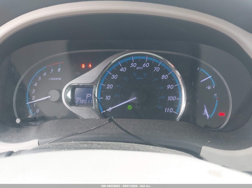 2011 TOYOTA SIENNA auction photo 7