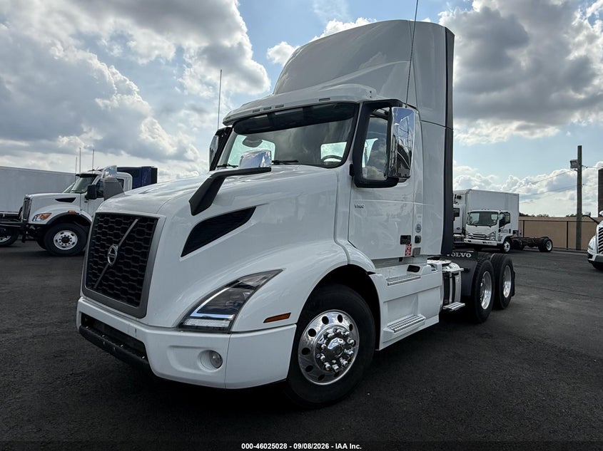 2019 VOLVO VNR64T auction photo 1